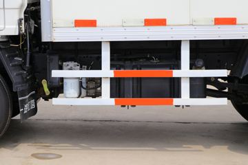 һ������ ��Ű��� 84���� 3.715�׵�����ʽ�Ῠ(CA5040XXYK2L3E5-1)ͼƬ