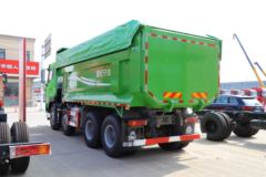 中国重汽成都商用车 斯太尔D7W重卡 400马力 8X4 5.6米自卸车(ZZ3313N2561E1N)