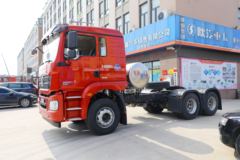 陕汽重卡 德龙新M3000 轻量化版 430马力 6X4 LNG牵引车(国六)(SX4259MD4TLQ1)