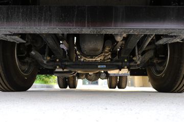 东风新疆 畅行D7 360马力 4X2牵引车(EQ4180GD5D)底盘图片