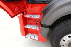 中国重汽 豪瀚N7G重卡 440马力 6X4 LNG危险品牵引车(国六)(ZZ4255V3846F1LW)