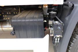 东风天锦KR&nbsp;冷藏车底盘图片