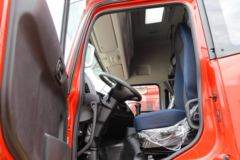 东风商用车 天龙VL重卡 轻赢版 292马力 6X2 8.6米仓栅式载货车(DFH5250CCYAX2A)