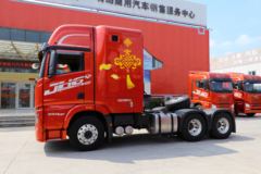 青岛解放 JH6⁺重卡 生活舱版 550马力 6X4 AMT牵引车(CA4250P33K25T1E5A80)