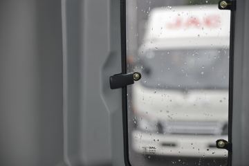 ���� ����V9 195���� 4X2 6.8�ײ�դʽ�ػ���(����)ͼƬ