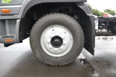 江淮 骏铃V9 195马力 4X2 6.8米仓栅式载货车(国六)(HFC5180CCYB90K1E2S)