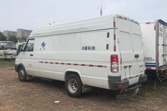 南京依维柯 得意V40 140马力 4X2 3.27米冷藏车(NJ5045XLCFA)