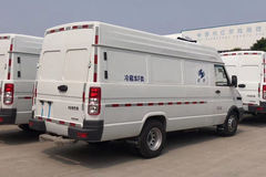 南京依维柯 得意V40 140马力 4X2 3.27米冷藏车(NJ5045XLCFA)