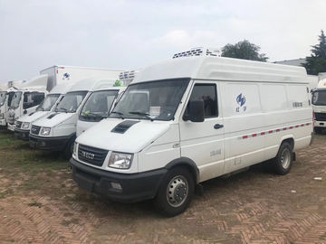 南京依维柯 得意V40 140马力 4X2 3.27米冷藏车(NJ5045XLCFA)