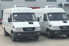 南京依维柯 得意V40 140马力 4X2 3.27米冷藏车(NJ5045XLCFA)