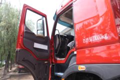 东风柳汽 乘龙H7重卡 480马力 8X4 9.4米仓栅式载货车(LZ5312CCYH7FB)