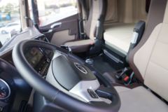 青岛解放 JH6重卡 智尊版 460马力 8X4 9.5米仓栅式载货车(CA5310CCYP25K2L7T4E5A80) 青岛解放 JH6重卡 智尊版 460马力 8X4 9.5米仓栅式载货车(CA5310CCYP25K2L7T4E5A80)