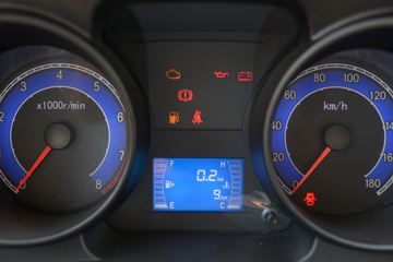 ������Խ �±�T3 ��׼�� 1.3L ���� 91���� 3.05�׵�������΢��(������)ͼƬ