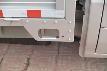 ������Խ �±�T3 ��׼�� 1.3L ���� 91���� 3.05�׵�������΢��(������)ͼƬ