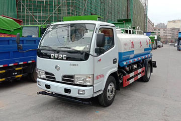 东风 福瑞卡 95马力 4X2 洒水车(炎帝牌)(SZD5040GSS5)