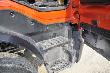 �������ó� ���KR 245���� 4X2 6.8�ײ�դʽ�ػ���(DFH5180CCYEX3)ͼƬ