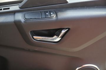 �������ó� ���KR 245���� 4X2 6.8�ײ�դʽ�ػ���(DFH5180CCYEX3)ͼƬ