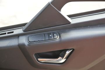 �������ó� ���KR 245���� 4X2 6.8�ײ�դʽ�ػ���(DFH5180CCYEX3)ͼƬ