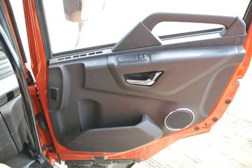 �������ó� ���KR 245���� 4X2 6.8�ײ�դʽ�ػ���(DFH5180CCYEX3)ͼƬ