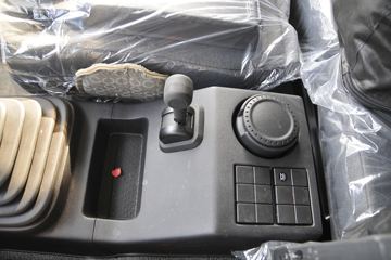 �������ó� ���KR 245���� 4X2 6.8�ײ�դʽ�ػ���(DFH5180CCYEX3)ͼƬ