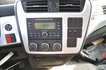 �������ó� ���KR 245���� 4X2 6.8�ײ�դʽ�ػ���(DFH5180CCYEX3)ͼƬ