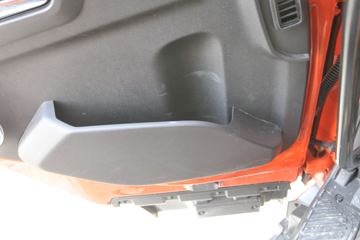 �������ó� ���KR 245���� 4X2 6.8�ײ�դʽ�ػ���(DFH5180CCYEX3)ͼƬ