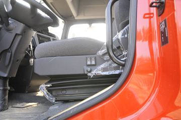 �������ó� ���KR 245���� 4X2 6.8�ײ�դʽ�ػ���(DFH5180CCYEX3)ͼƬ