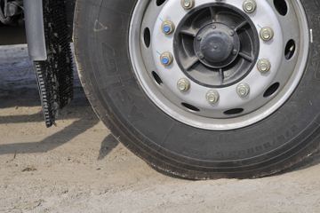 �������ó� ���KR 245���� 4X2 6.8�ײ�դʽ�ػ���(DFH5180CCYEX3)ͼƬ