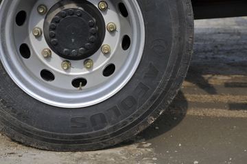 �������ó� ���KR 245���� 4X2 6.8�ײ�դʽ�ػ���(DFH5180CCYEX3)ͼƬ