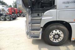 福田 欧曼EST 6系重卡 560马力 6X4 AMT自动挡牵引车(BJ4259SNFKB-CA)
