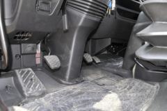 青岛解放 龙V2.0中卡 180马力 4X2 6.75米栏板载货车(CA1189PK2L2E5A80)
