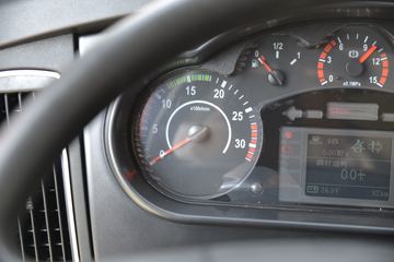 һ����� J6L�п� 2020�� ��ֵ�� 180���� 4X2 6.75�������ػ���(CA1180P62K1L4E5)ͼƬ