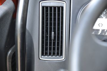 һ����� J6L�п� 2020�� ��ֵ�� 180���� 4X2 6.75�������ػ���(CA1180P62K1L4E5)ͼƬ