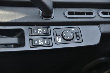 һ����� J6L�п� 2020�� ��ֵ�� 180���� 4X2 6.75�������ػ���(CA1180P62K1L4E5)ͼƬ