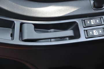 һ����� J6L�п� 2020�� ��ֵ�� 180���� 4X2 6.75�������ػ���(CA1180P62K1L4E5)ͼƬ