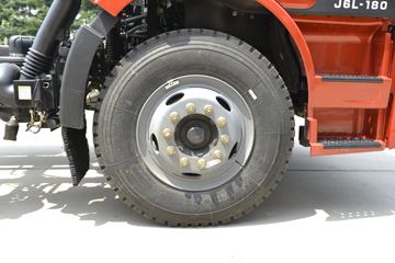 һ����� J6L�п� 2020�� ��ֵ�� 180���� 4X2 6.75�������ػ���(CA1180P62K1L4E5)ͼƬ