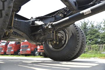 һ����� J6L�п� 2020�� ��ֵ�� 180���� 4X2 6.75�������ػ���(CA1180P62K1L4E5)ͼƬ