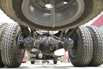 һ����� J6L�п� 2020�� ��ֵ�� 180���� 4X2 6.75�������ػ���(CA1180P62K1L4E5)ͼƬ