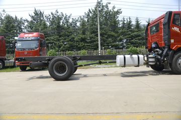 һ����� J6L�п� 2020�� ��ֵ�� 180���� 4X2 6.75�������ػ���(CA1180P62K1L4E5)ͼƬ