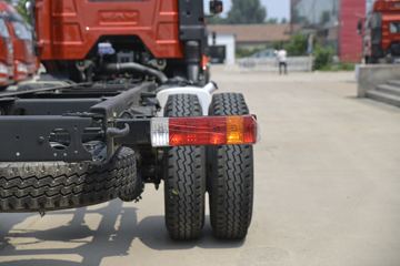 һ����� J6L�п� 2020�� ��ֵ�� 180���� 4X2 6.75�������ػ���(CA1180P62K1L4E5)ͼƬ