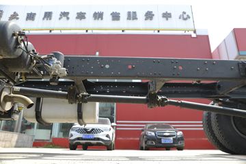 һ����� J6L�п� 2020�� ��ֵ�� 180���� 4X2 6.75�������ػ���(CA1180P62K1L4E5)ͼƬ