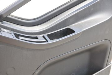 һ����� J6L�п� �ʻݰ��� 240���� 4X2 7.7����ʽ�ػ���(CA5180XXYP62K1L5E5)ͼƬ