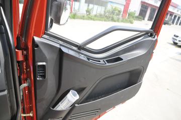 һ����� J6L�п� �ʻݰ��� 240���� 4X2 7.7����ʽ�ػ���(CA5180XXYP62K1L5E5)ͼƬ