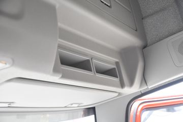 һ����� J6L�п� �ʻݰ��� 240���� 4X2 7.7����ʽ�ػ���(CA5180XXYP62K1L5E5)ͼƬ