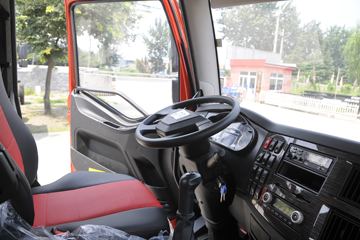 һ����� J6L�п� �ʻݰ��� 240���� 4X2 7.7����ʽ�ػ���(CA5180XXYP62K1L5E5)ͼƬ