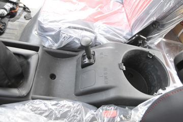 һ����� J6L�п� �ʻݰ��� 240���� 4X2 7.7����ʽ�ػ���(CA5180XXYP62K1L5E5)ͼƬ