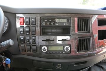 һ����� J6L�п� �ʻݰ��� 240���� 4X2 7.7����ʽ�ػ���(CA5180XXYP62K1L5E5)ͼƬ