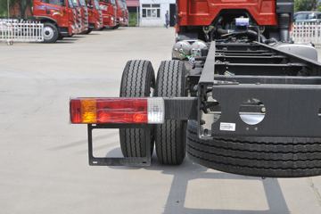 һ����� J6L�п� �ʻݰ��� 240���� 4X2 7.7����ʽ�ػ���(CA5180XXYP62K1L5E5)ͼƬ