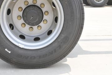 һ����� J6L�п� �ʻݰ��� 240���� 4X2 7.7����ʽ�ػ���(CA5180XXYP62K1L5E5)ͼƬ