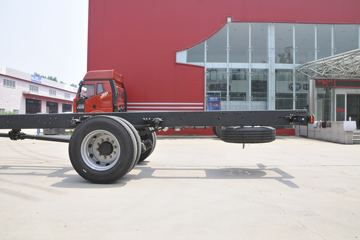 һ����� J6L�п� �ʻݰ��� 240���� 4X2 7.7����ʽ�ػ���(CA5180XXYP62K1L5E5)ͼƬ